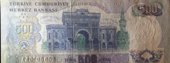 Üniversitelilere her yaz 5 bin lira