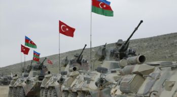 Bir tatbikatta Türkiye ve Azerbaycan'dan...