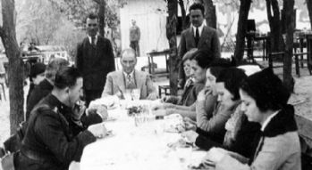Mustafa Kemal'in rakı sofrasından kalkıp yaptığı konuşma