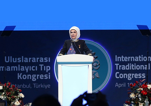 Erdoğan: İlaç sektörü tıp mesleğini esir aldı