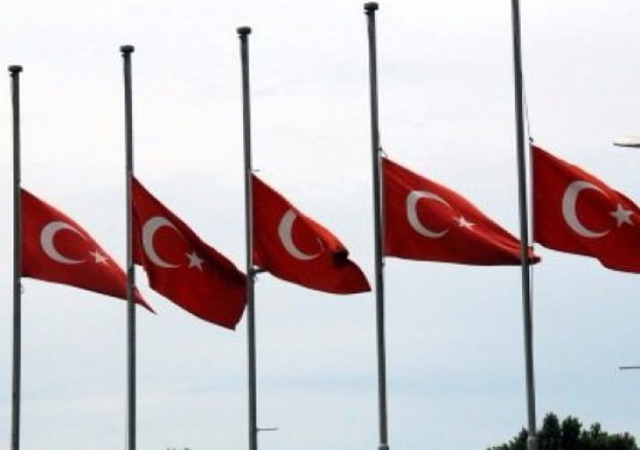 Türkiye 3 gün yas ilan etti, bayraklar yarıya indi