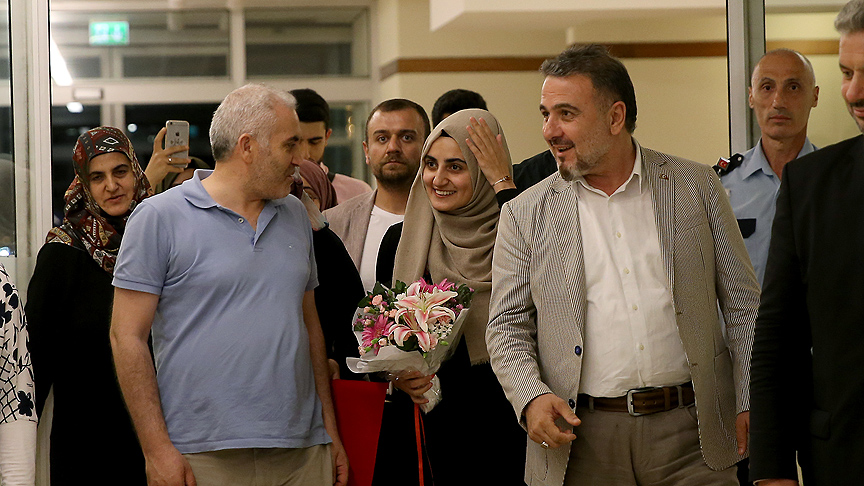 İsrail'in pranga vurduğu Ebru Özkan Türkiye’ye Döndü
