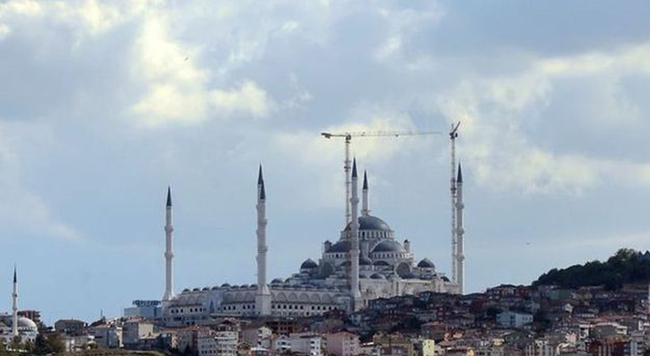 Çamlıca Camii'ndeki sakillikler