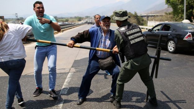 Venezuela'ya ters köşe, Brezilya sınırında sıcak saatler...
