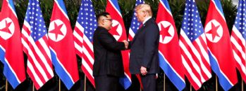 Kim ve Trump görüşmesi resmen başladı