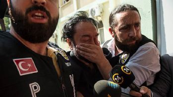 İşte Yahudi kadının oğlu Adnan Oktar'la ilgili ilk ifade