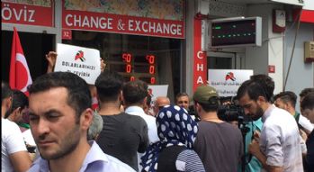 Filistinlilerden dolara tepki TL'ye destek