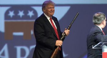 Trump kurşunu kendine sıkmış