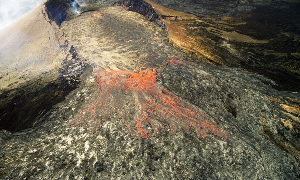 Kilauea Yanardağı patladı
